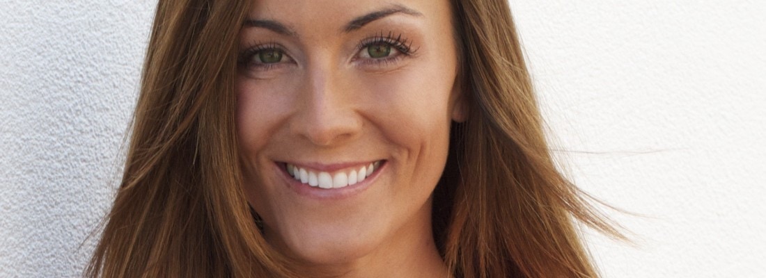 Amanda-Lindhout-author-photo-credit-to-Steve-Carty-e1374082083167-1100x400